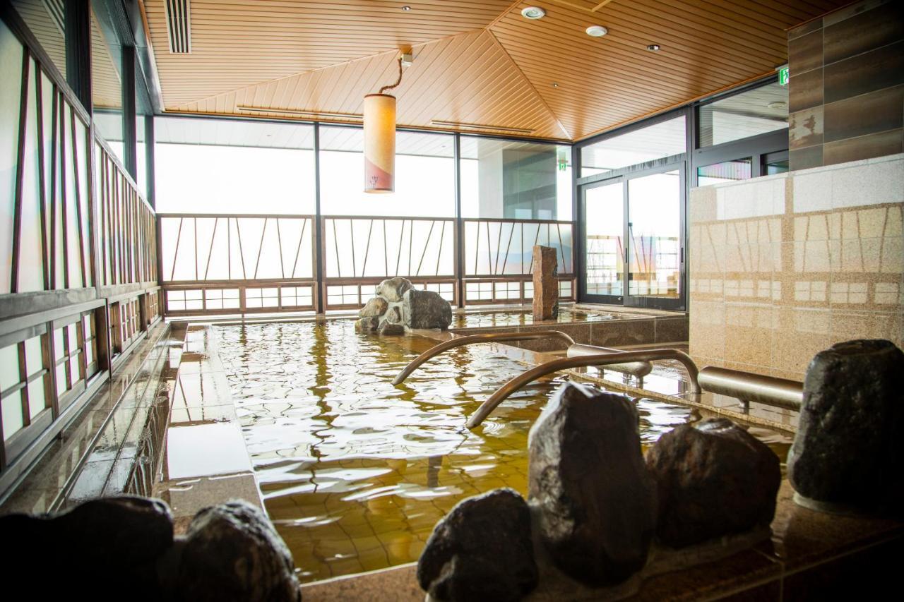 La Vista Furano Hills Natural Hot Spring Dış mekan fotoğraf