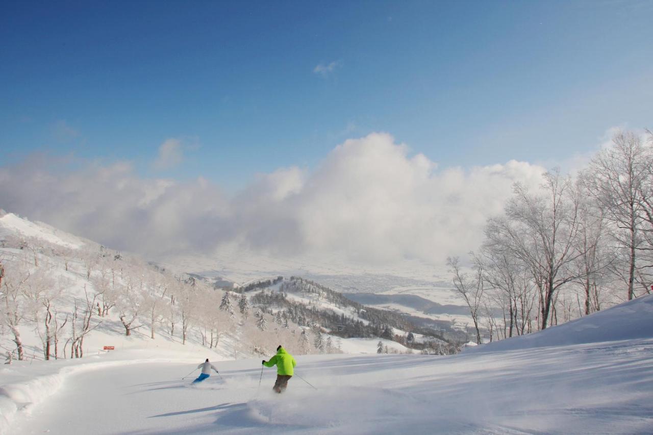 La Vista Furano Hills Natural Hot Spring Dış mekan fotoğraf